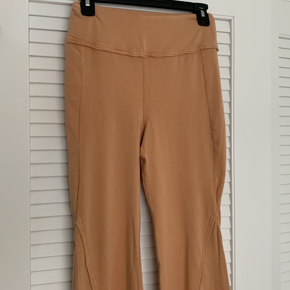 NWOT FP Movement Hot Shot Kick Flare pants size small - Picture 5 of 10